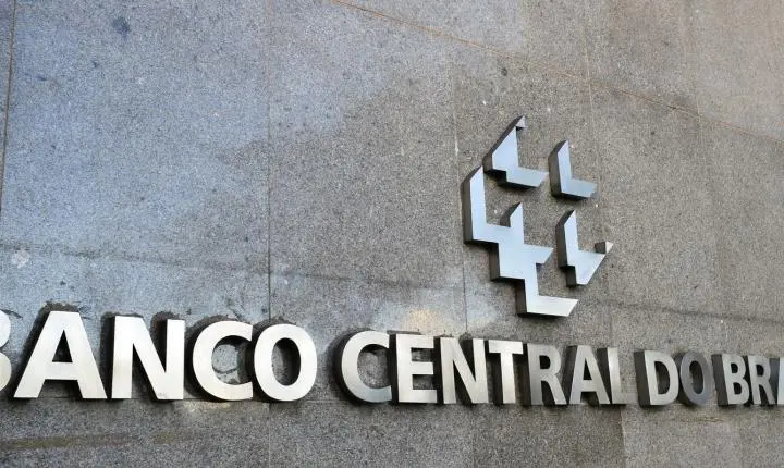 Mercado financeiro reduz previsão da inflação para 5% este ano