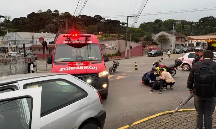 Motociclista fica ferida após Acidente no Centro de São Bento do Sul