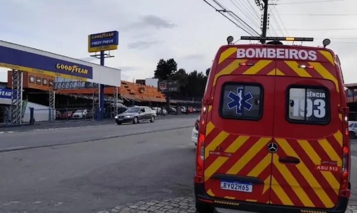 Motociclista fica ferido em colisão com carro na BR-280, em Rio Negrinho