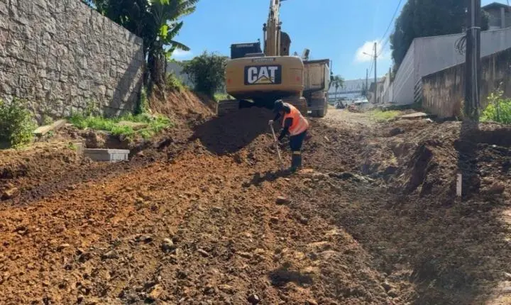 Obras de pavimentação avançam no Centro, Lençol e Serra Alta