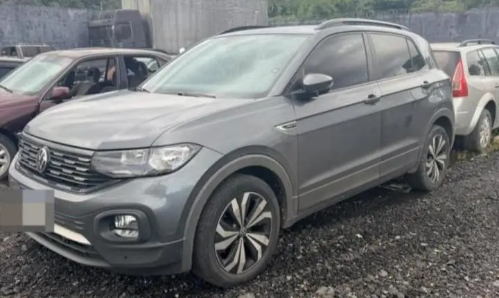 Polícia recupera VW T-Cross roubado após perseguição na BR-101, em Garuva