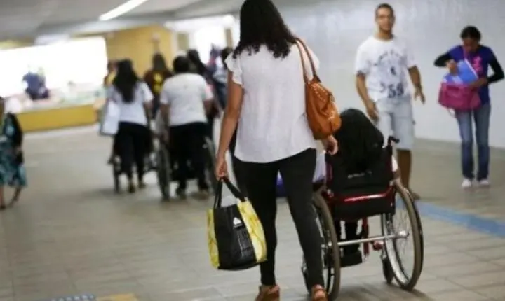 Projeto prioriza matrícula de aluno com deficiência em escola integral próxima