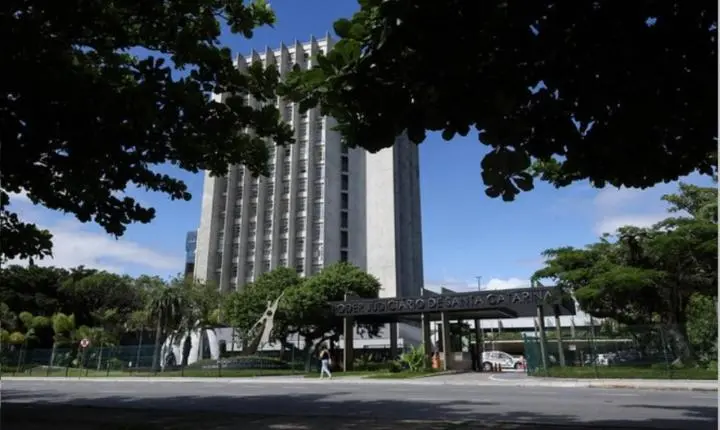 TJSC abre concurso público para juiz substituto com 15 vagas e salário da magistratura