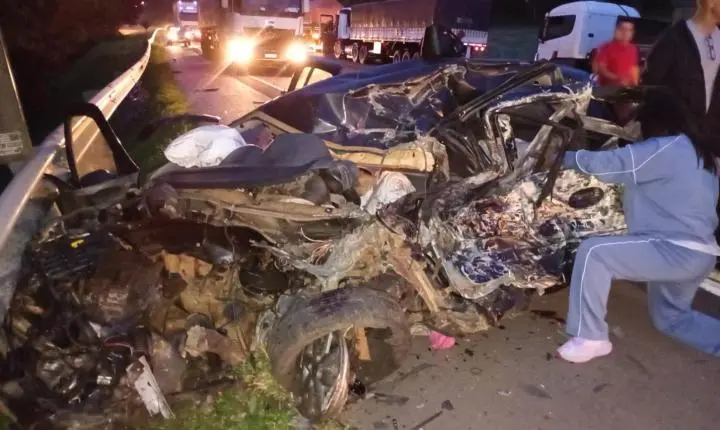 Tragédia na BR-116: colisão frontal deixa três mortos, incluindo uma criança, em Rio Negro (PR)