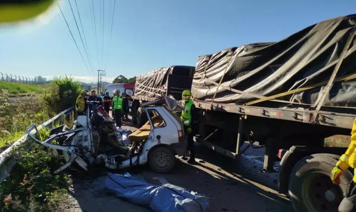 Tragédia na SC-110: cinco pessoas morrem em colisão entre carro e caminhão em Ituporanga