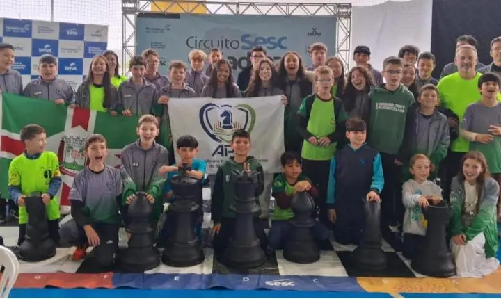 Xadrez de São Bento do Sul conquista 15 medalhas em competição em Rio Negro - PR